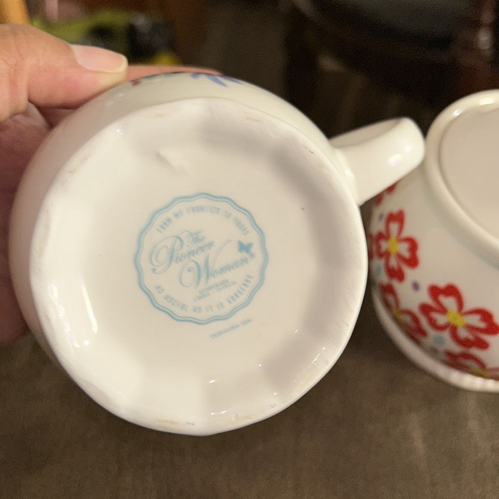 Pioneer Woman Creamer And Sugar Set - floral - Picture 9 of 11